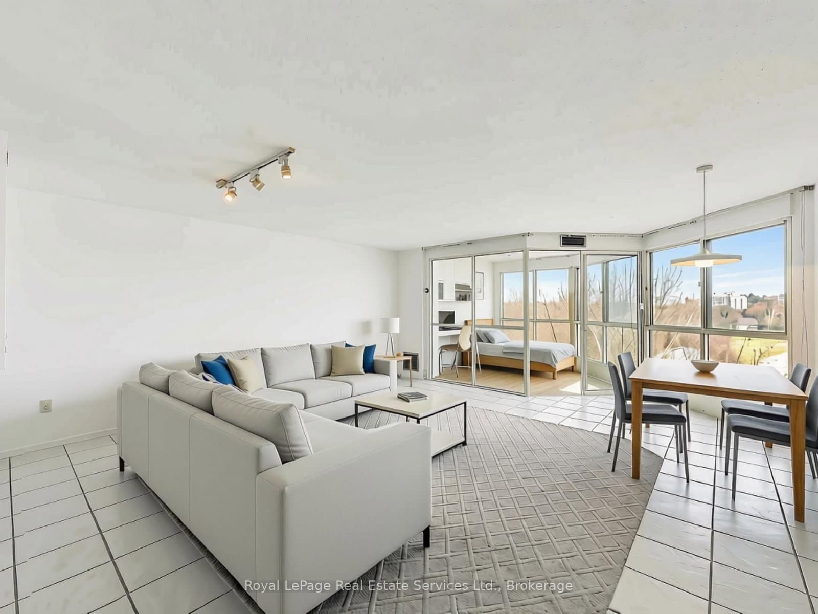 5 Weldrick Road W, Unit 611 - Image 2