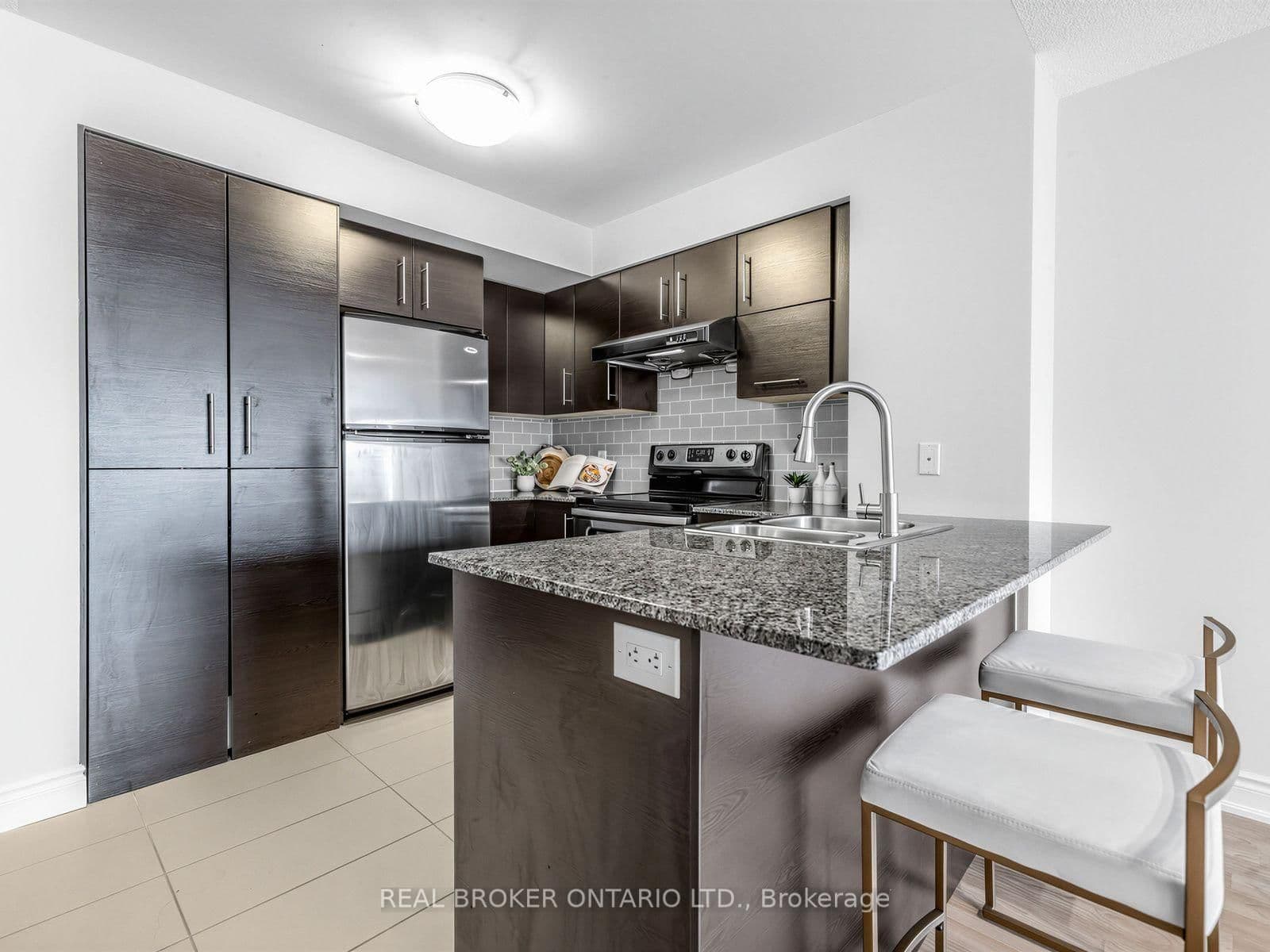 233 South Park Road, Unit 1012 - Image 5