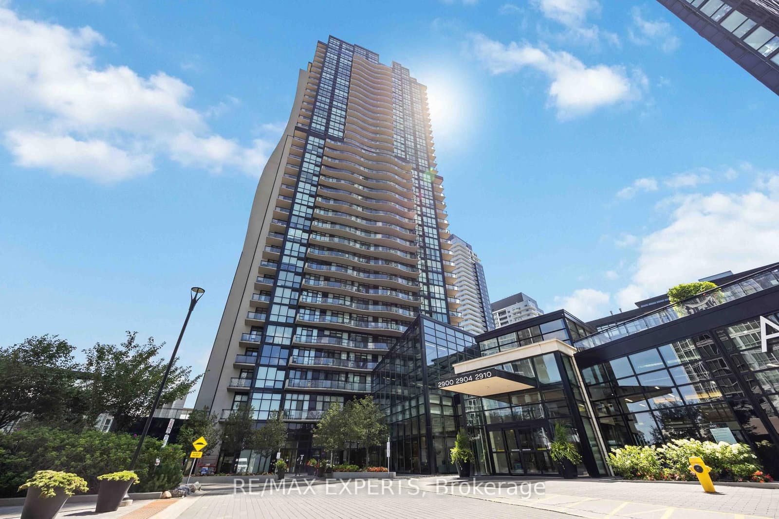 2900 Highway 7 Road, Unit 902 - Image 1