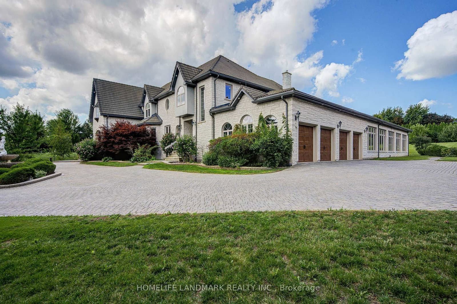 21 Kensington Drive - Image 2