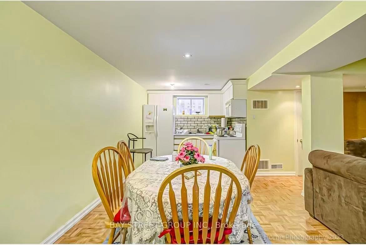 497 Lynett Crescent, Unit Lower - Image 4