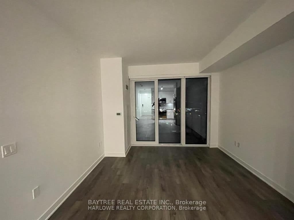105 Oneida Crescent, Unit 911 - Image 2