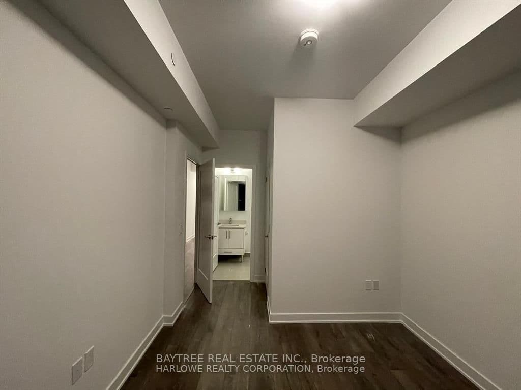 105 Oneida Crescent, Unit 911 - Image 5