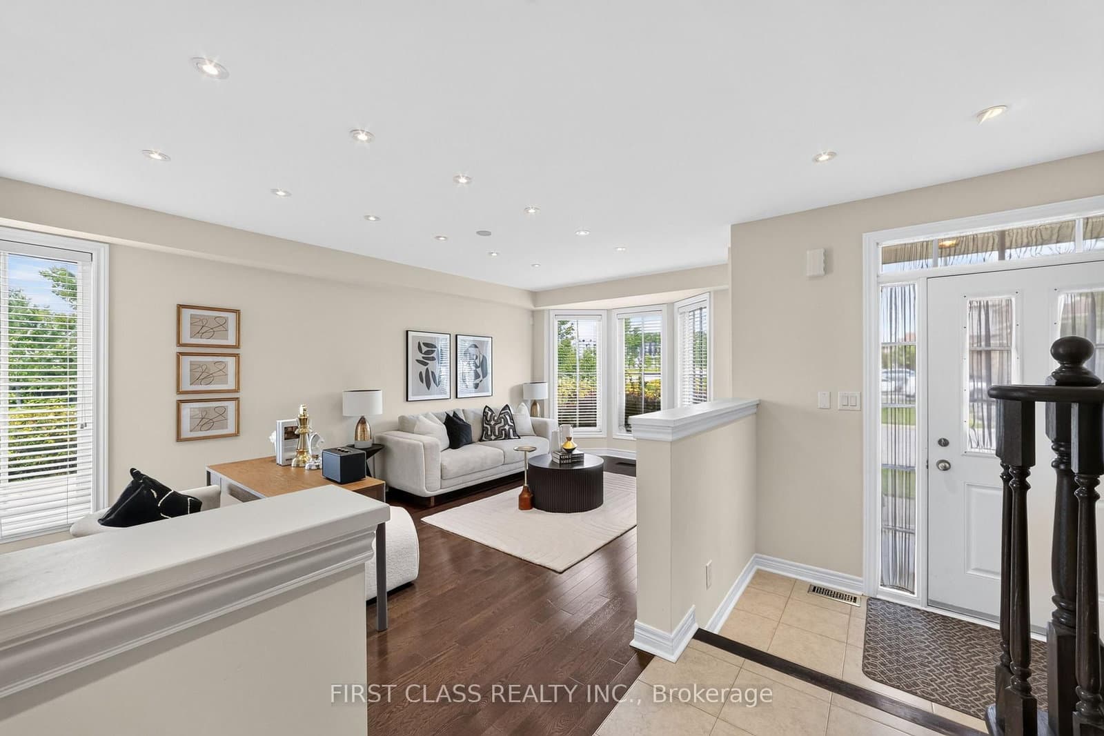67 Walter Scott Crescent - Image 2
