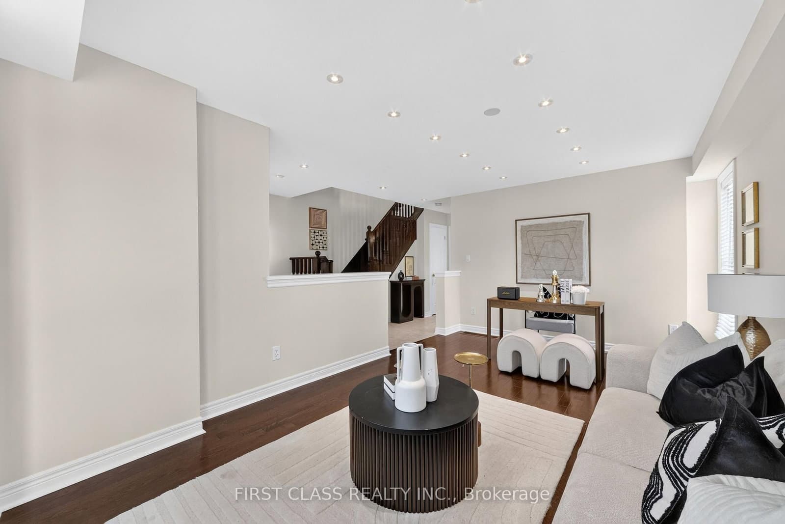 67 Walter Scott Crescent - Image 4
