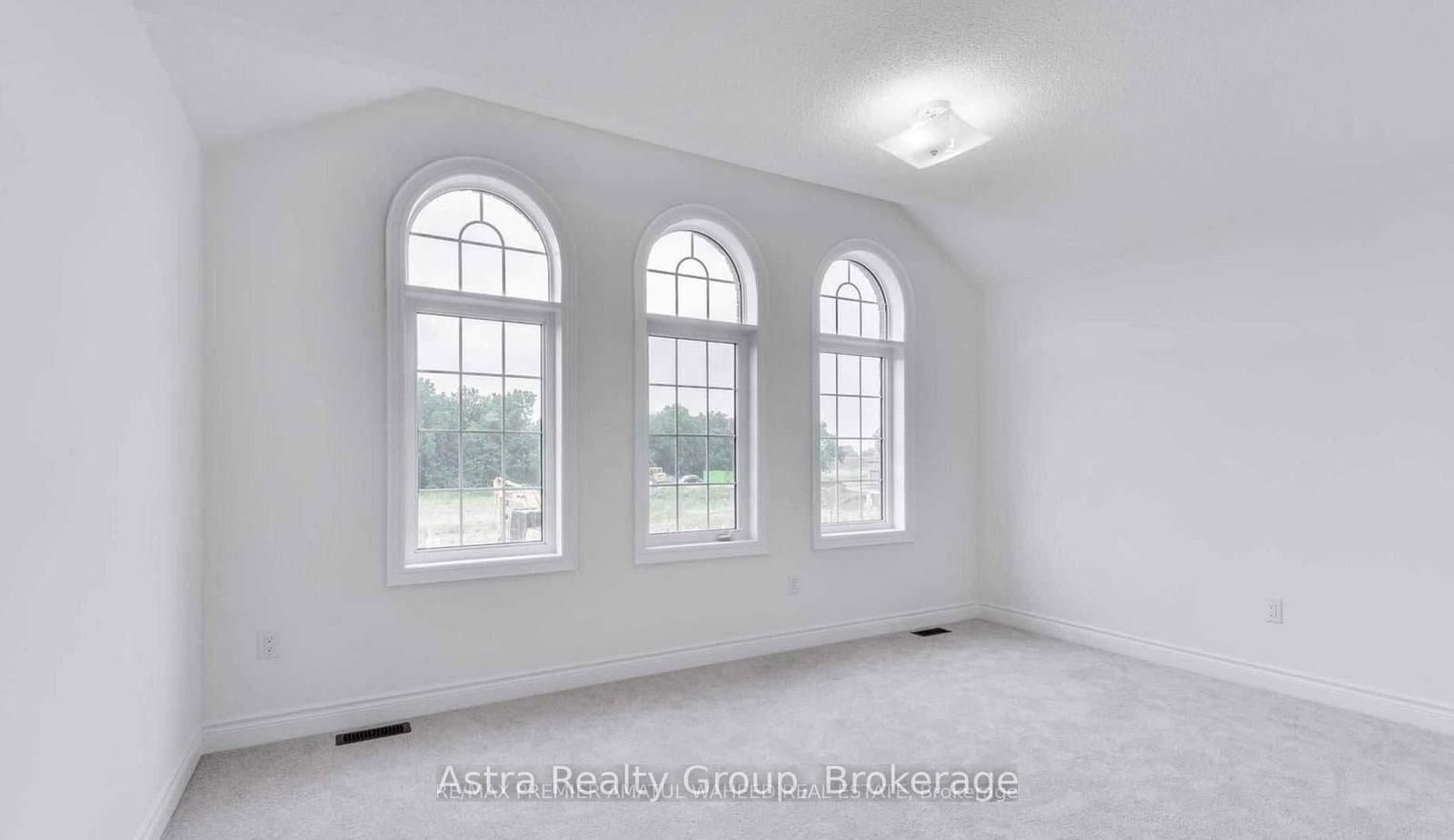 596 Mactier Drive - Image 3