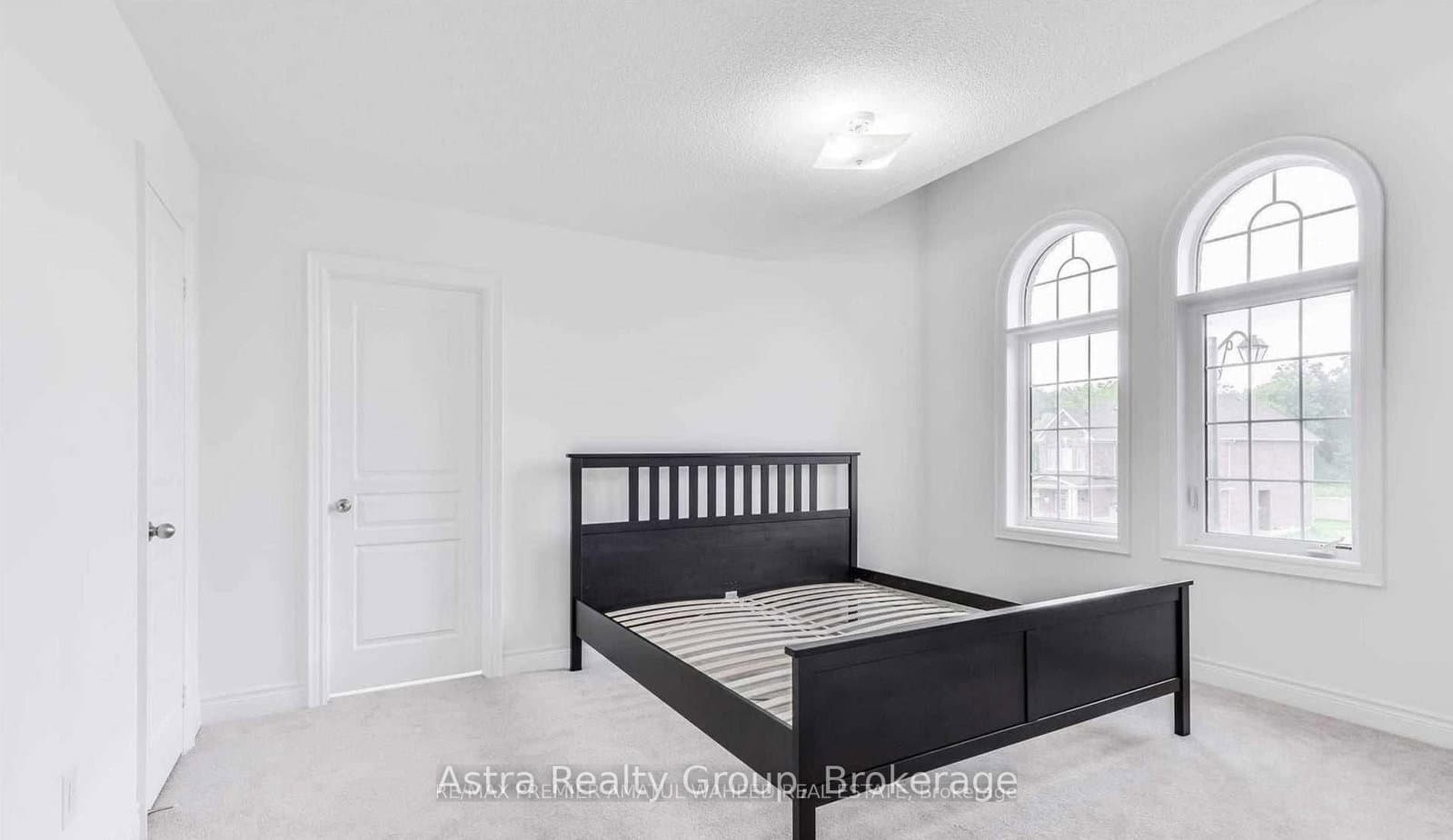 596 Mactier Drive - Image 5