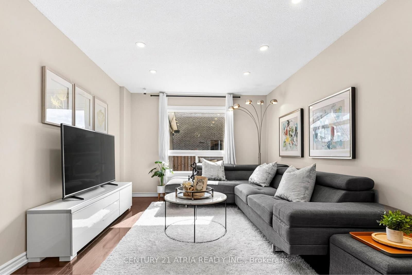 22 Ketchum Crescent - Image 4