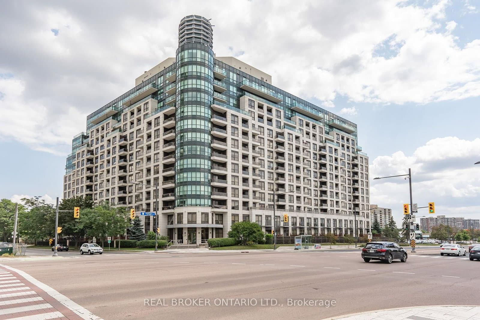 18 Harding Boulevard, Unit PH208 - Image 1
