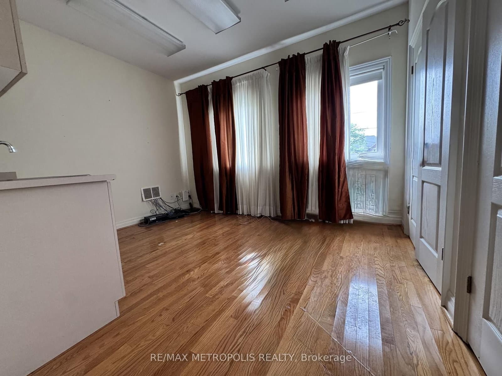 416 Elgin Mills Road W - Image 3