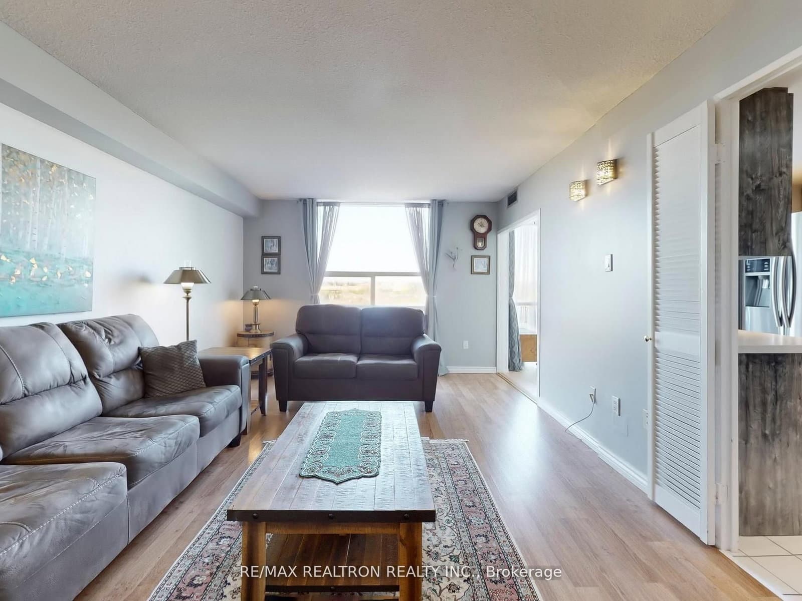 40 Harding Boulevard W, Unit 1015 - Image 6