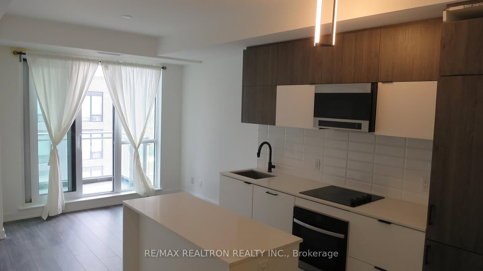 8888 Yonge Street, Unit 508 - Image 2