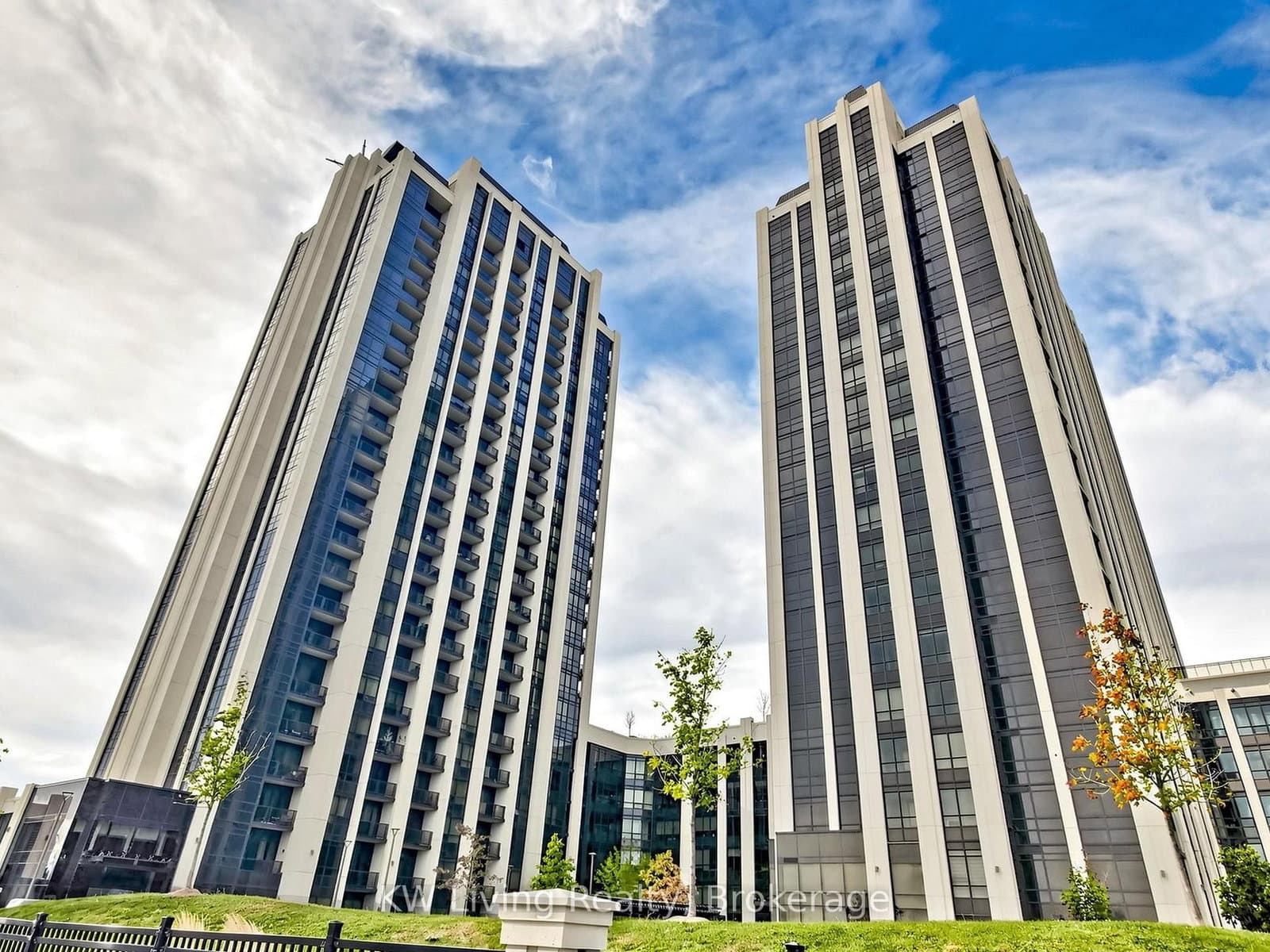 9075 Jane Street, Unit 2104 - Image 2