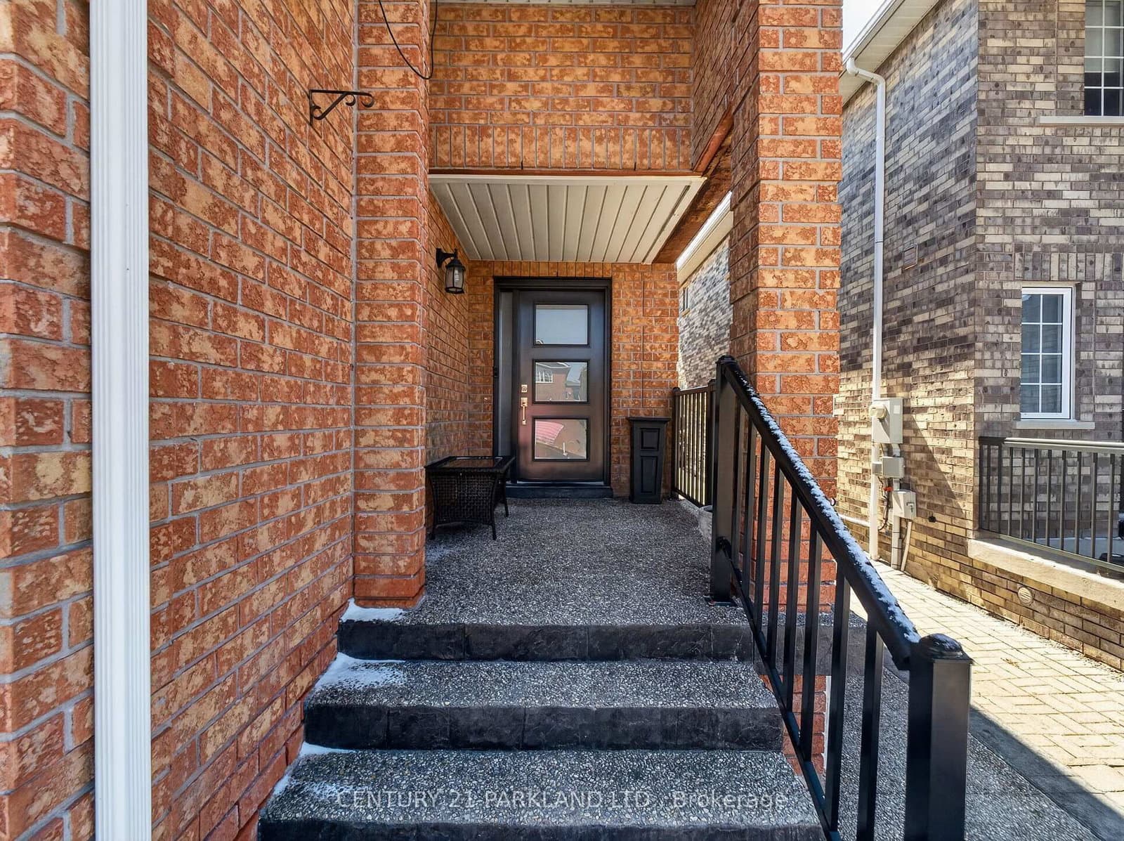181 Purcell Crescent - Image 2