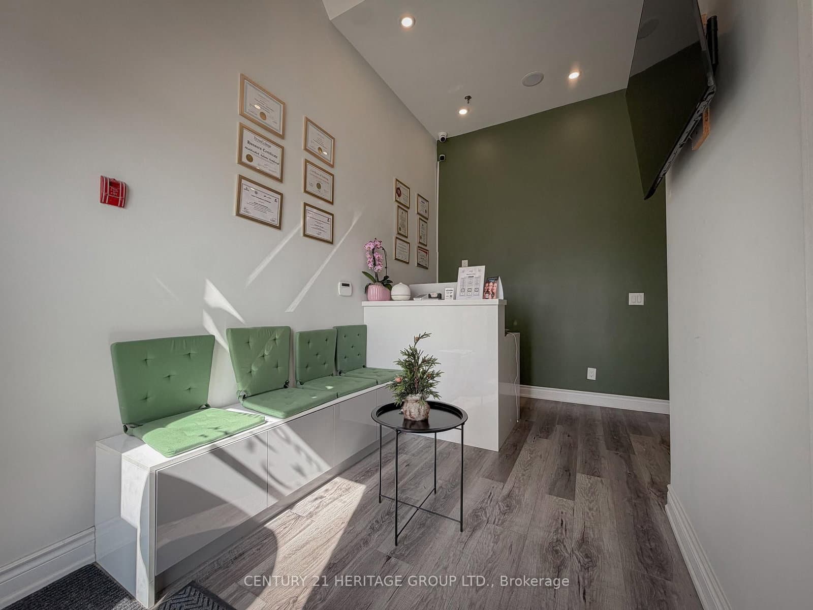 9737 Yonge Street, Unit 208 - Image 1
