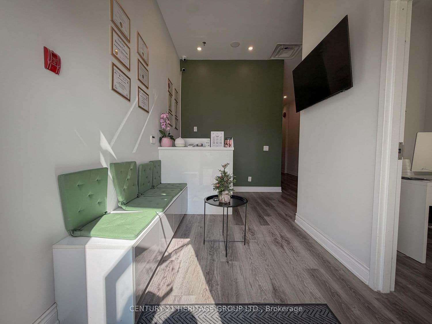 9737 Yonge Street, Unit 208 - Image 2