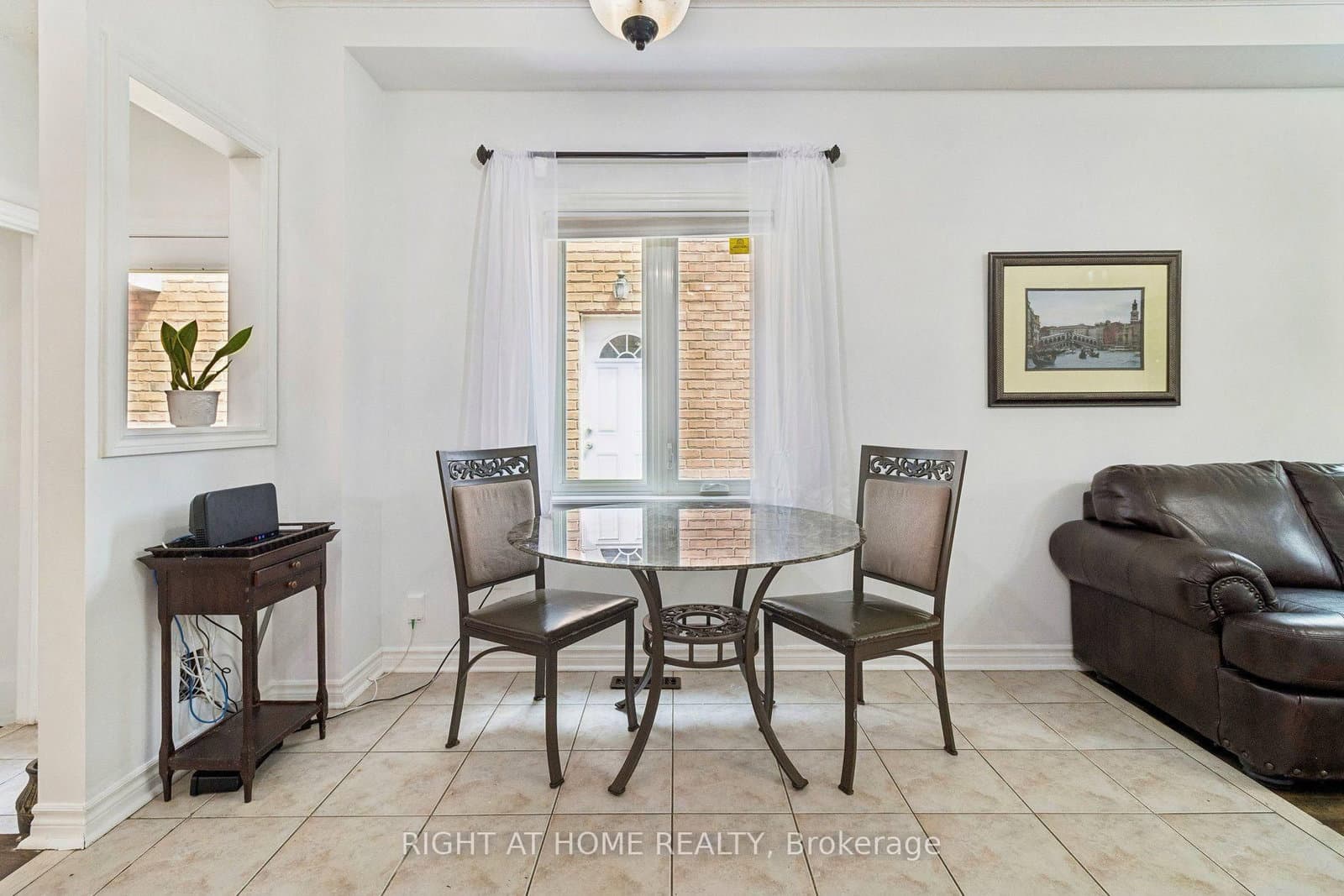 116 Nasir Crescent - Image 4