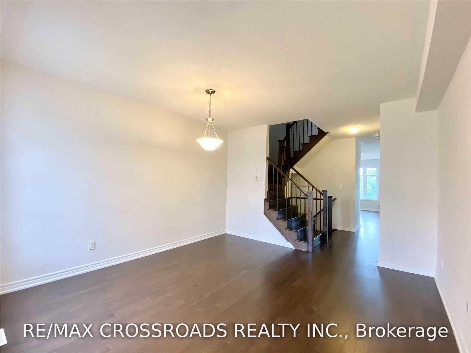 172 Decast Crescent - Image 3