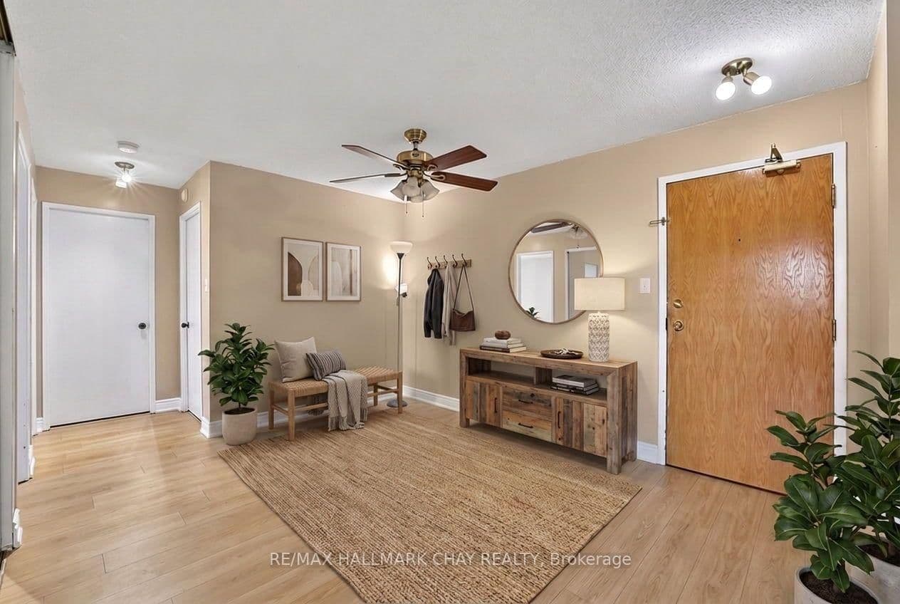 326 Major Mackenzie Drive E, Unit 705 - Image 2