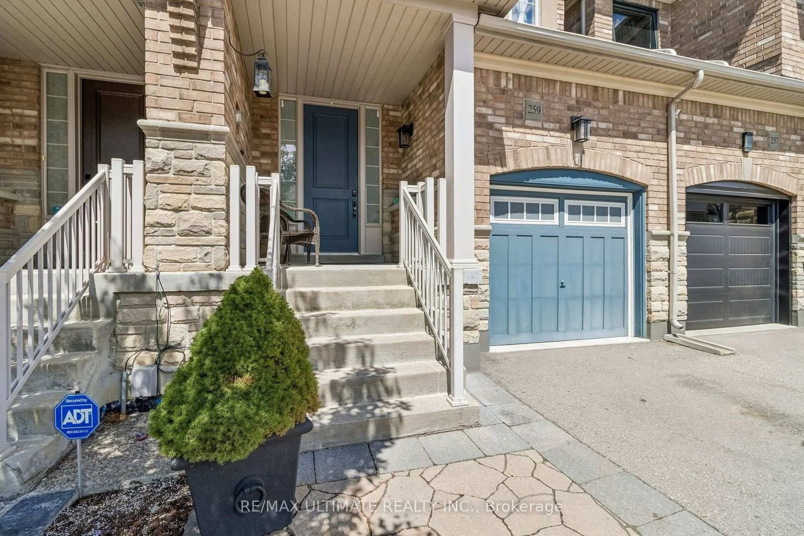 259 Wardlaw Place - Image 3