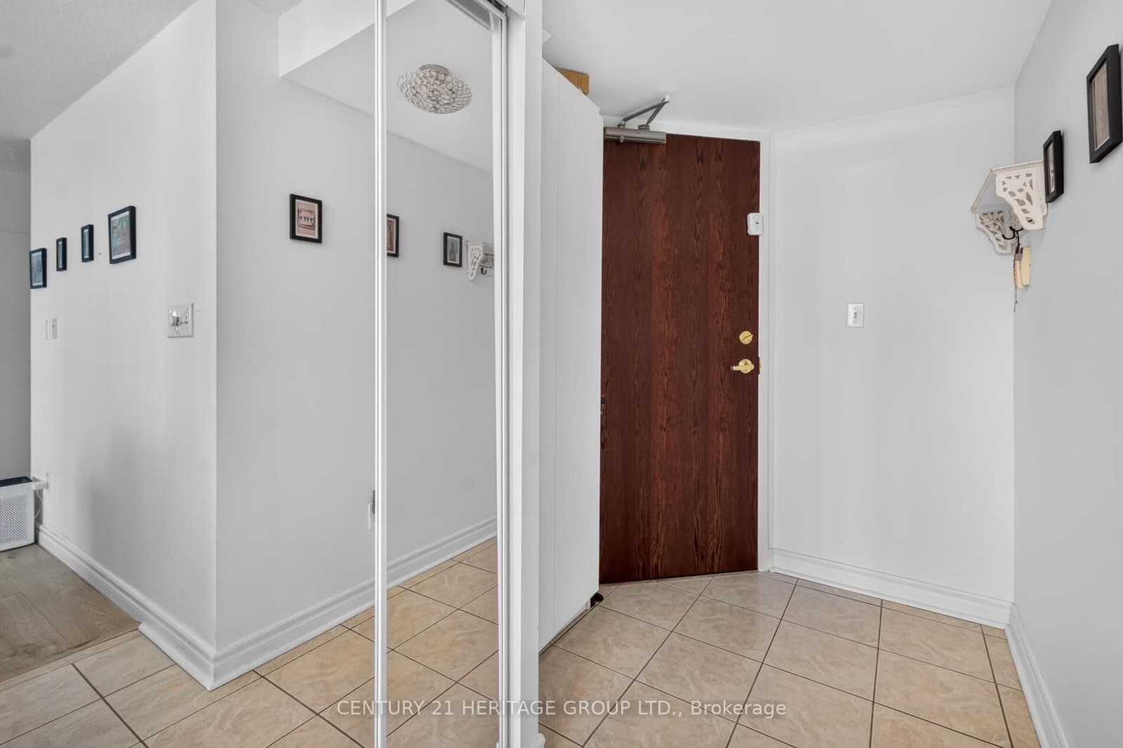 39 Oneida Crescent, Unit 1017 - Image 2