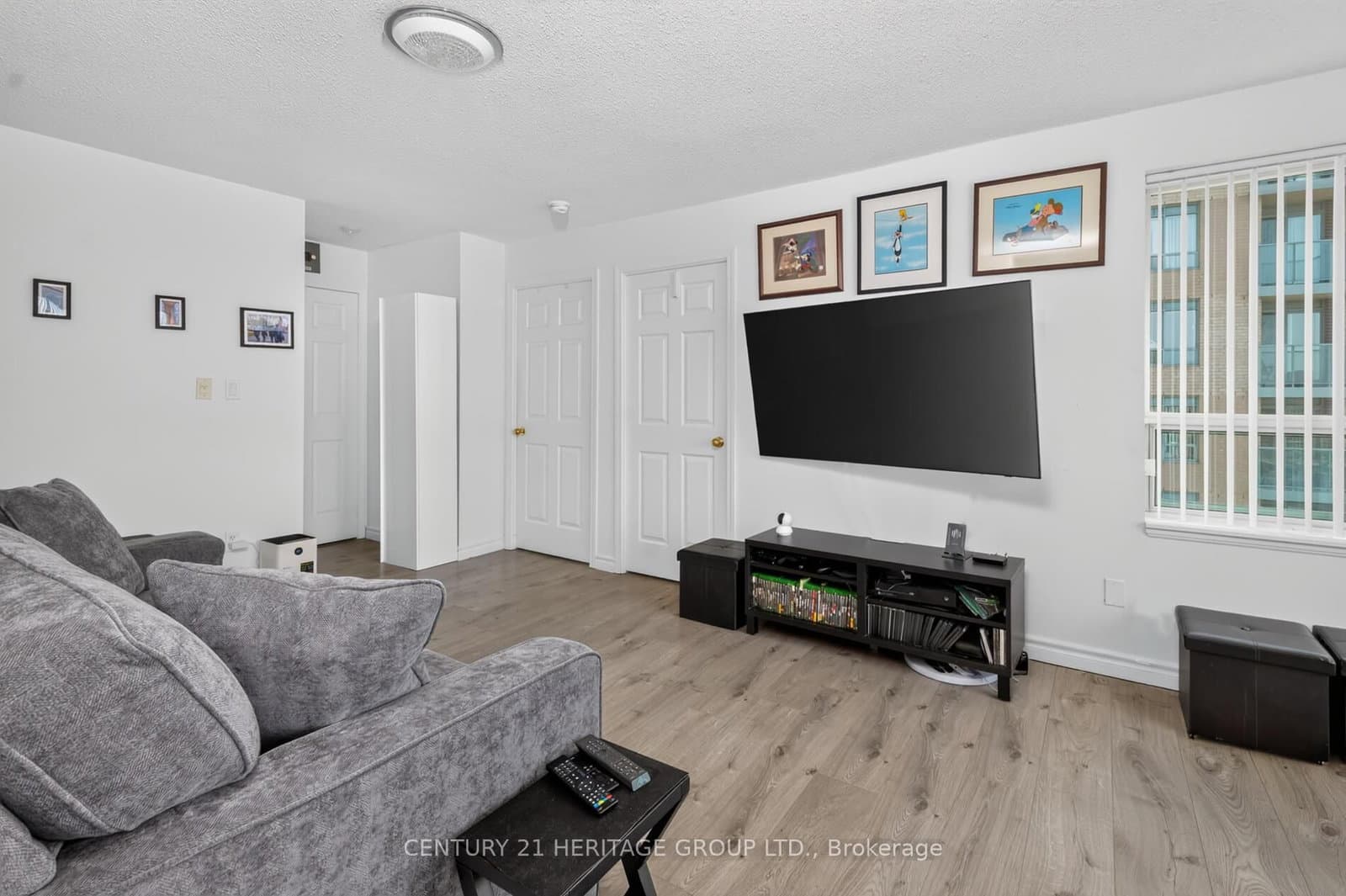 39 Oneida Crescent, Unit 1017 - Image 5