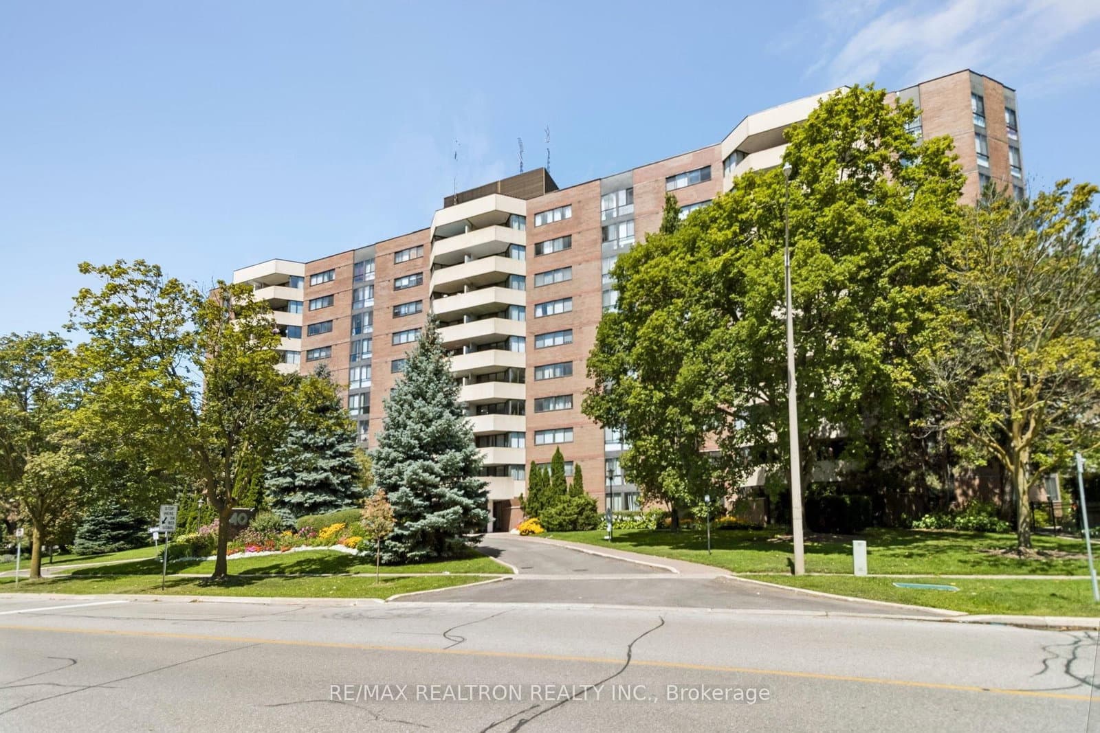 #208 - 40 Baif Boulevard