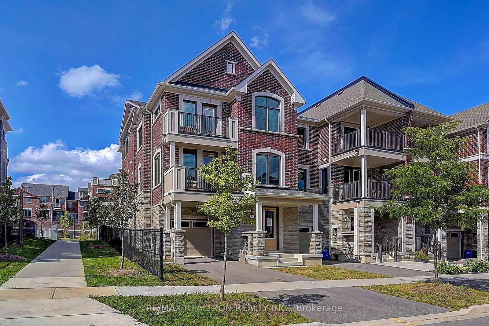 24 Thomas Frisby Jr Crescent - Image 2
