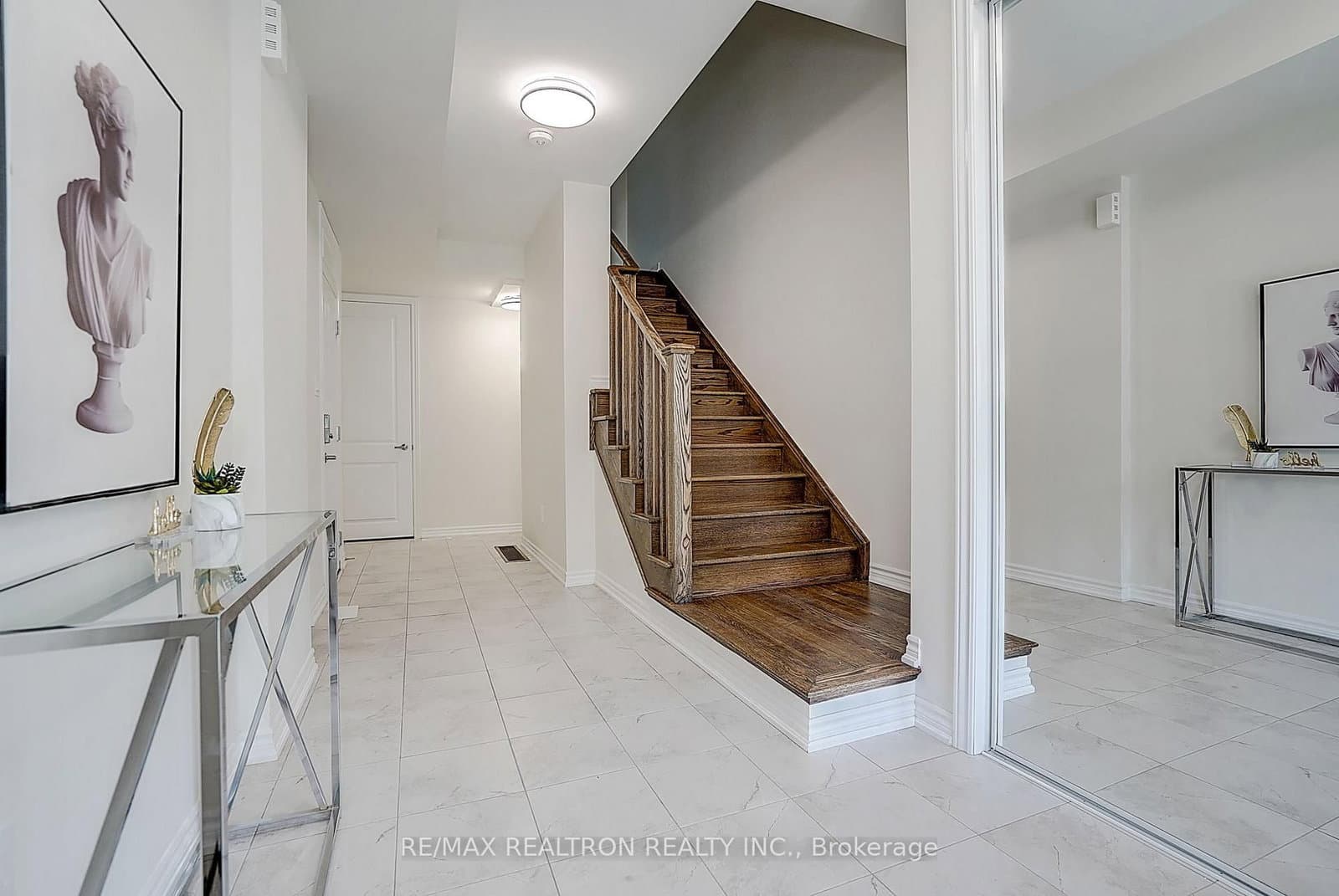 24 Thomas Frisby Jr Crescent - Image 3