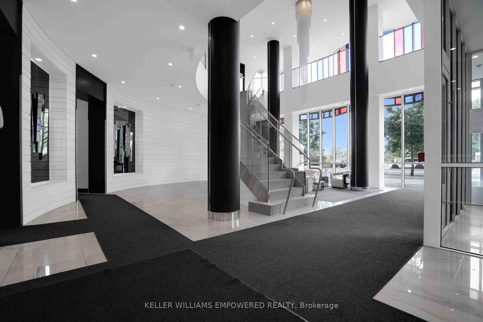 9471 Yonge Street N, Unit 811 - Image 5