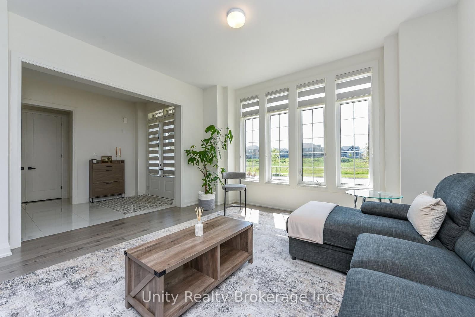 30 Magnolia Avenue N - Image 6
