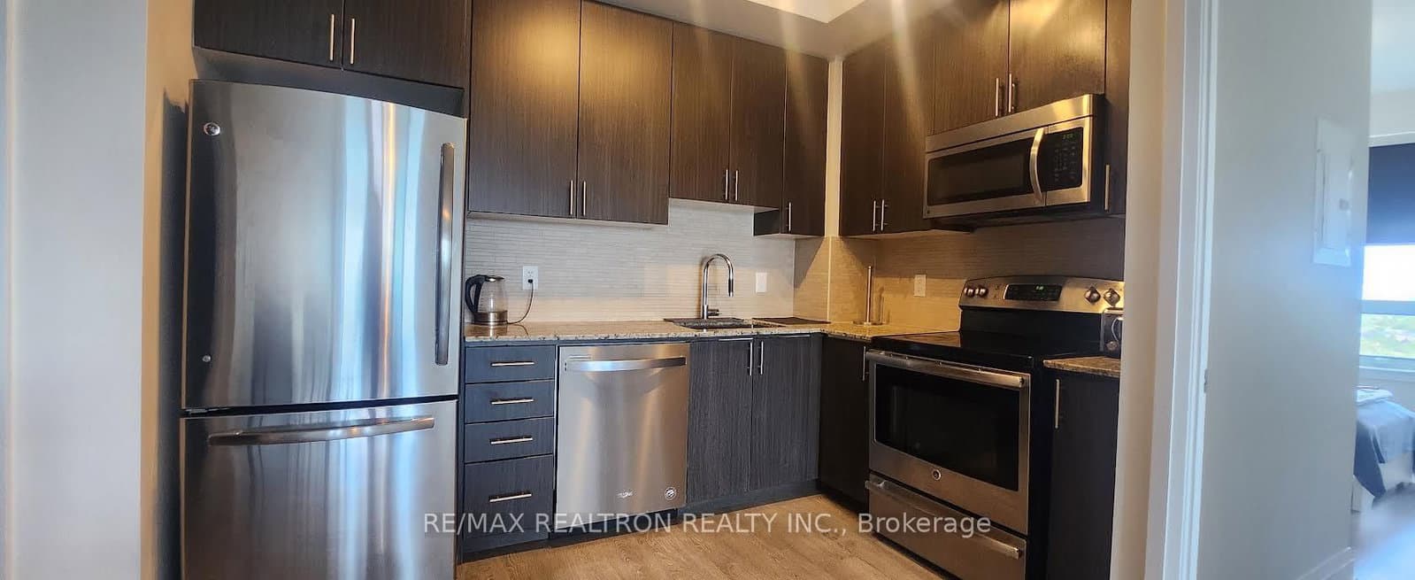 7171 Yonge Street, Unit 1007 - Image 1