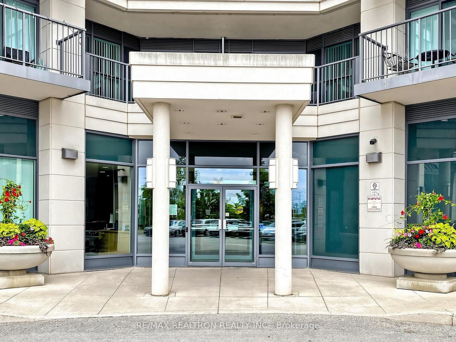 185 Oneida Crescent, Unit 918 - Image 4