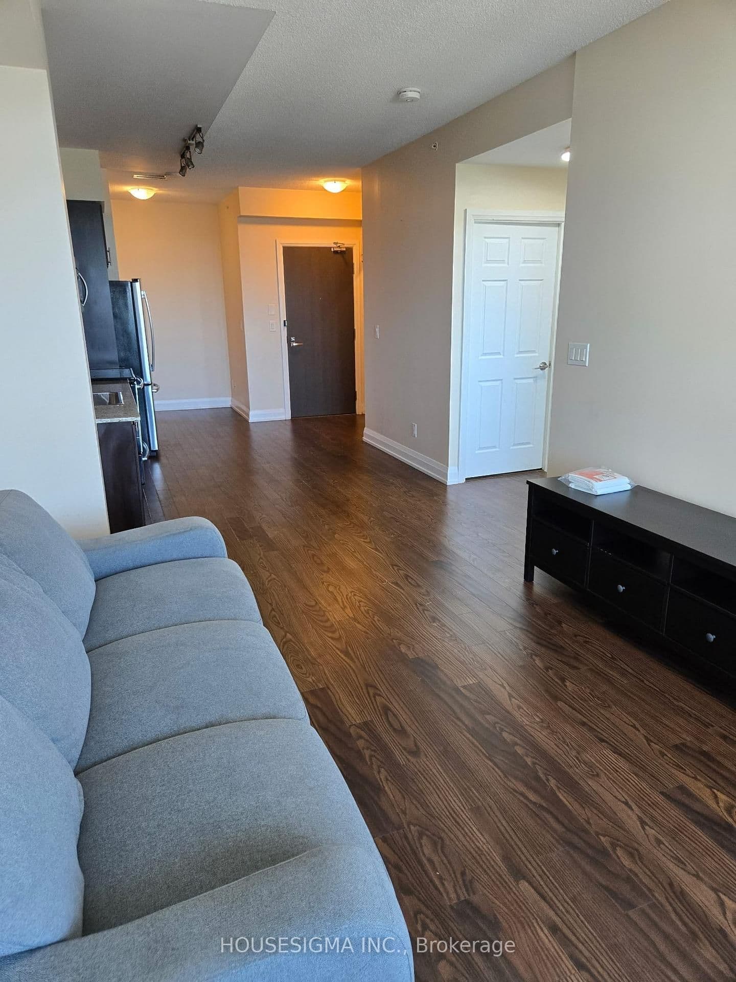 7161 Yonge Street, Unit 1423 - Image 3