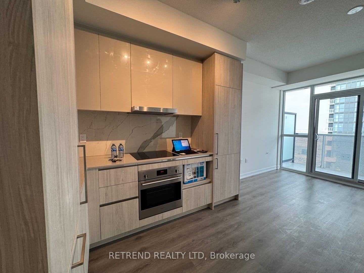 225 Commerce Street E, Unit 4001 - Image 2