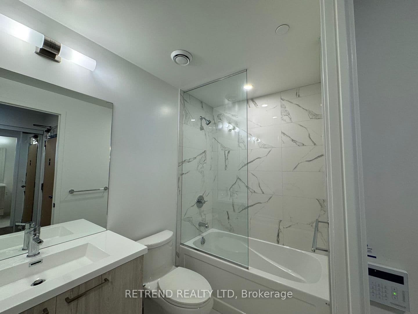 225 Commerce Street E, Unit 4001 - Image 5