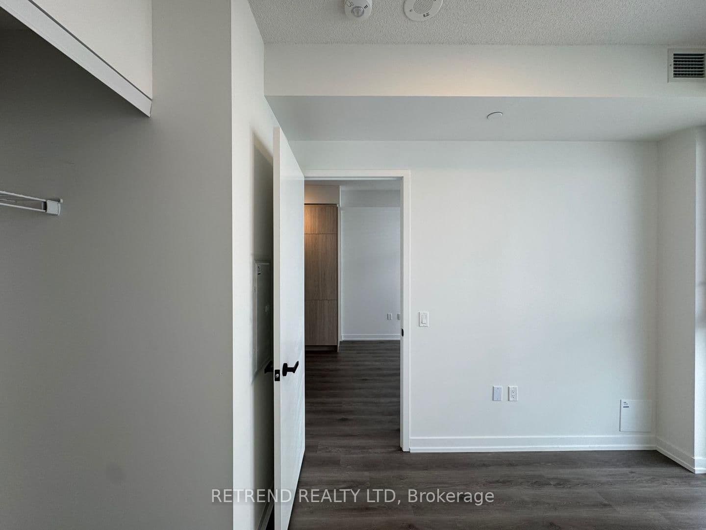 225 Commerce Street E, Unit 4001 - Image 6