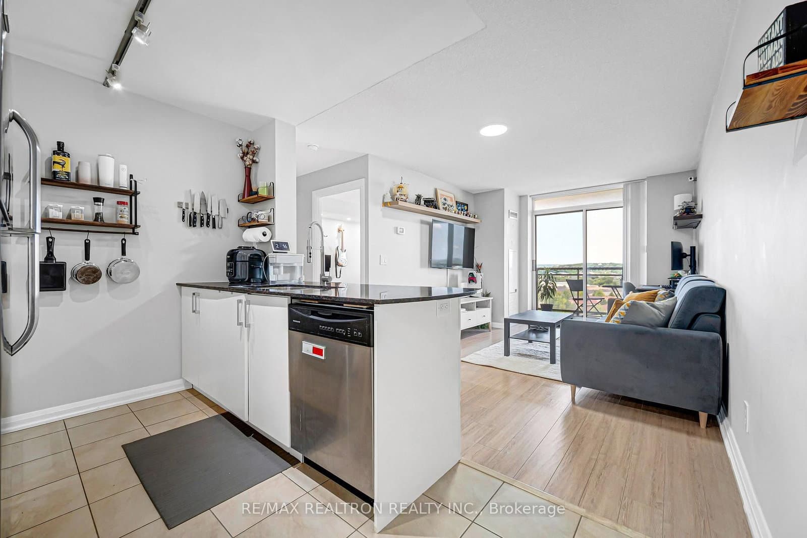 73 King William Crescent, Unit Lph01 - Image 4