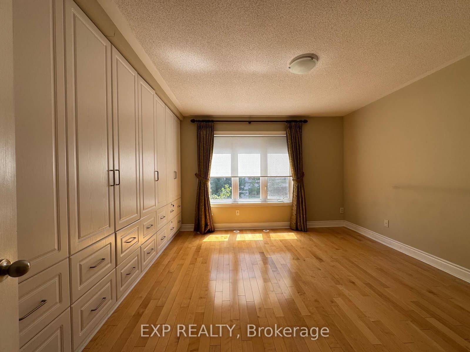 57 Galleria Parkway - Image 5