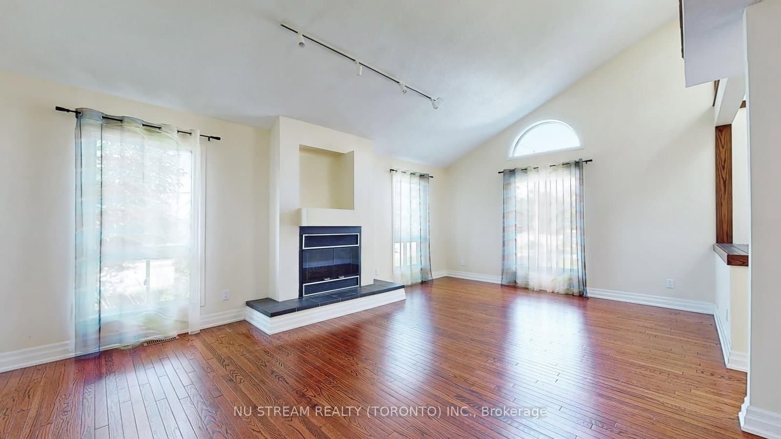 15 Bond Crescent - Image 3