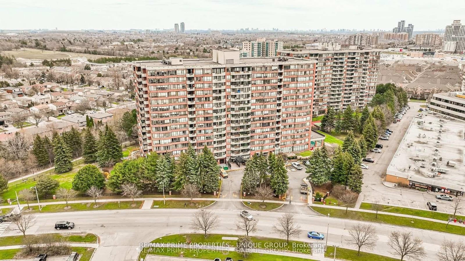 33 Weldrick Road E, Unit 209 - Image 1