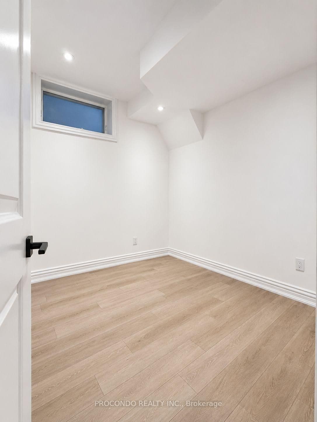 76 Woodward Avenue, Unit #Basement - Image 6