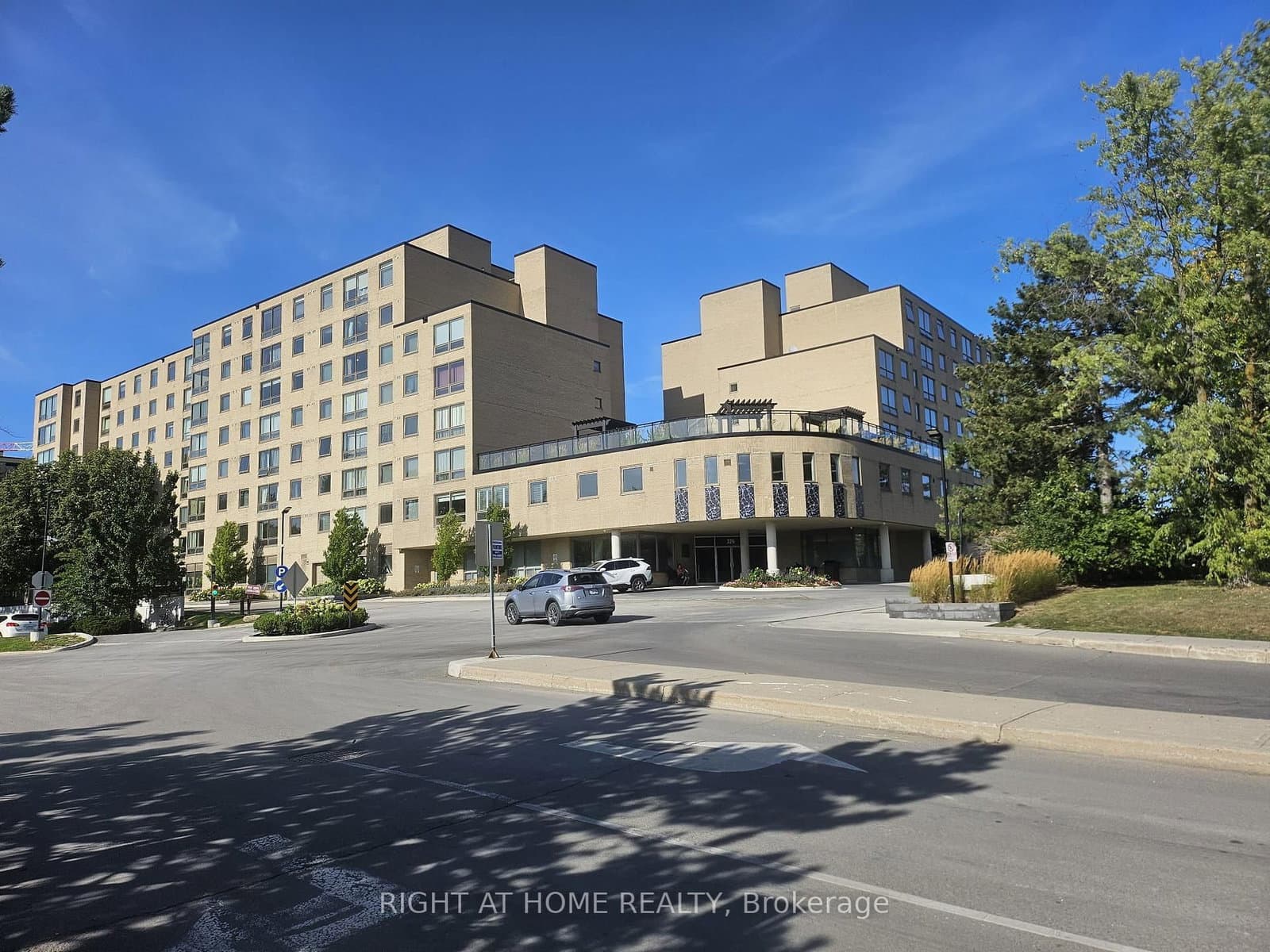 326 Major Mackenzie Drive E, Unit 111 - Image 2