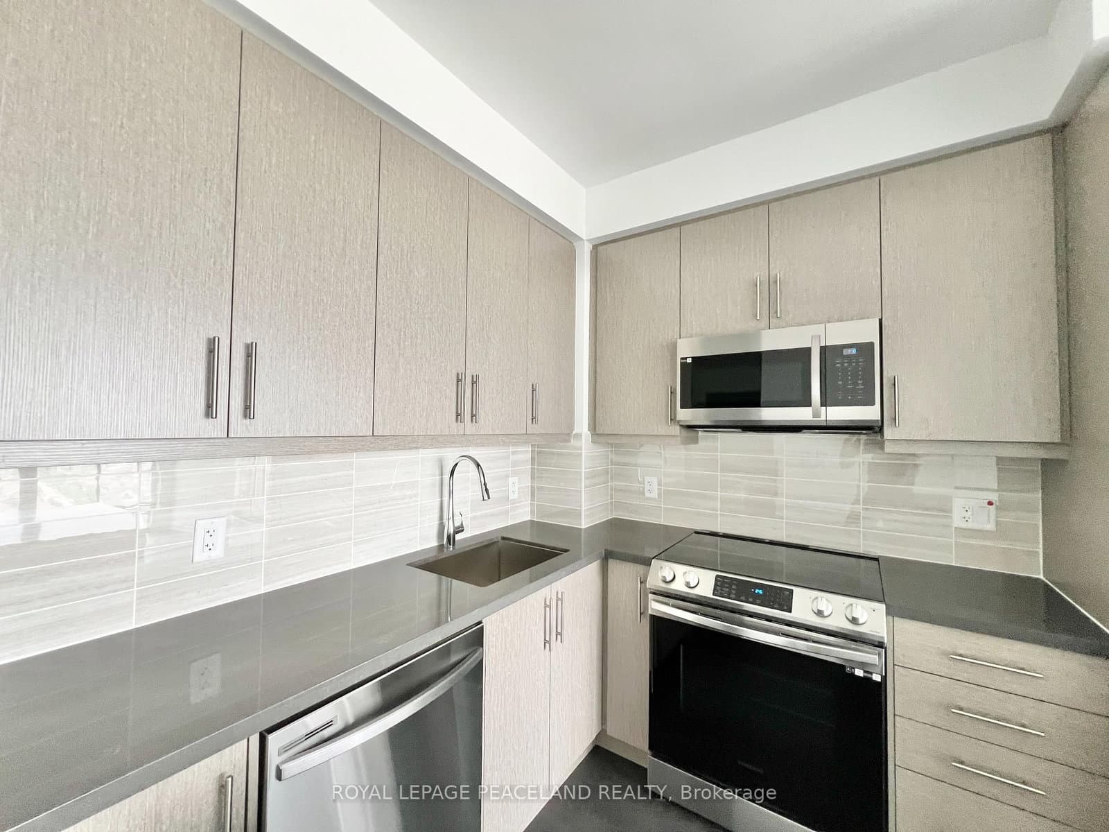 105 Oneida Crescent, Unit 2806 - Image 6
