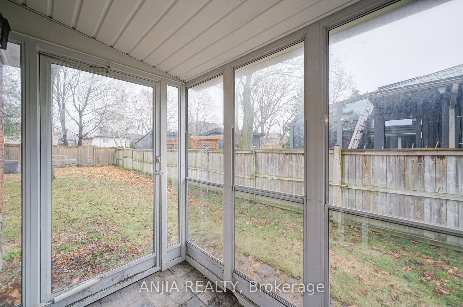 27 Jonquil Crescent - Image 3