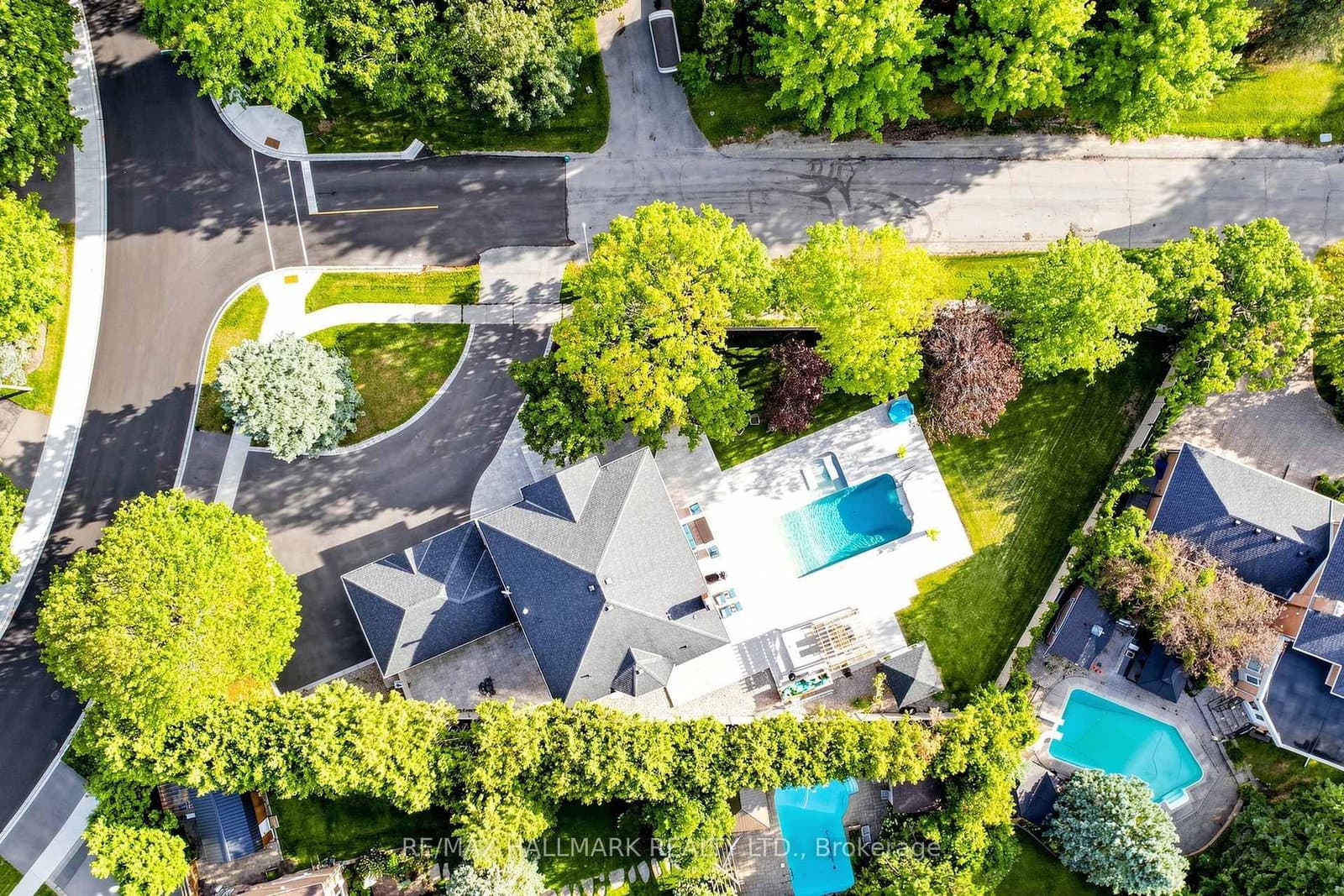 8 Beaufort Hills Road - Image 2