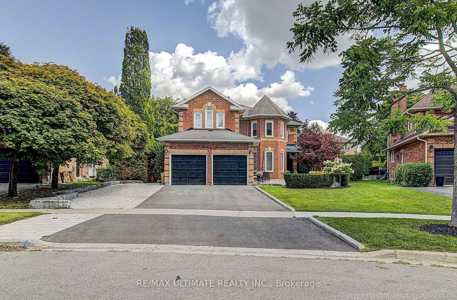 351 Fairway Gardens - Image 1
