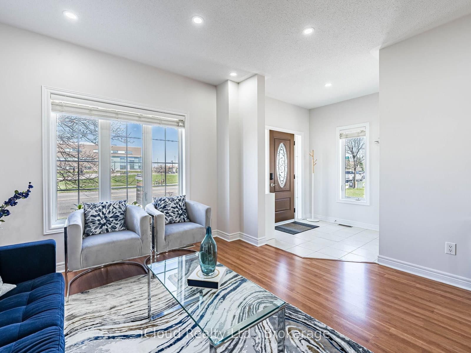 11 Davos Road - Image 3