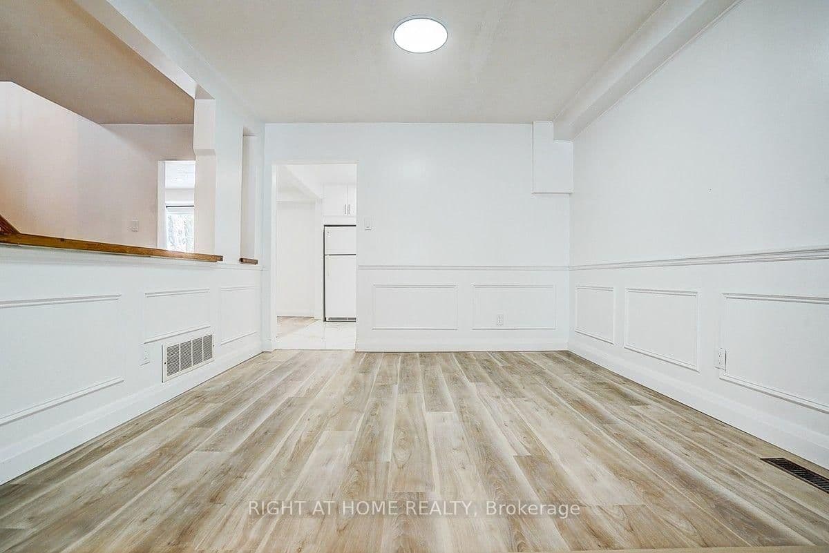 35 Snowshoe Crescent - Image 2