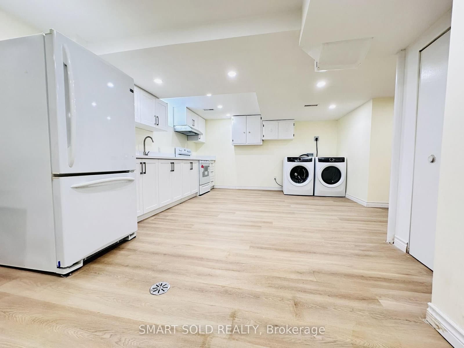 22 Hemingway Crescent, Unit Basement - Image 2
